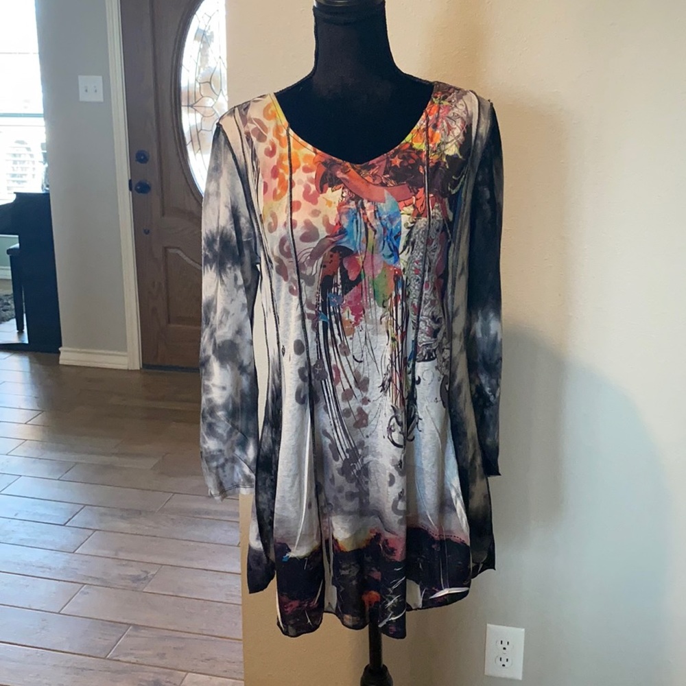 Women’s longer blouse